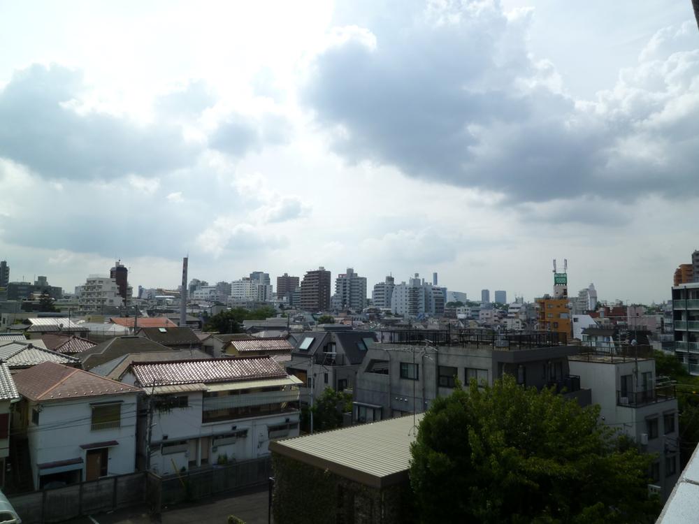 View photos from the dwelling unit. View from local (09 May 2012) shooting