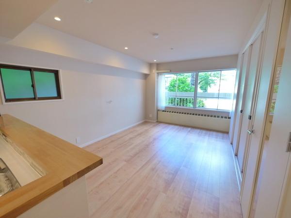 Living. Administrative expenses: 25,270 yen / Month repair reserve: 8000 yen / Month Heating costs: 14110 yen / Month (December ~ Until May)