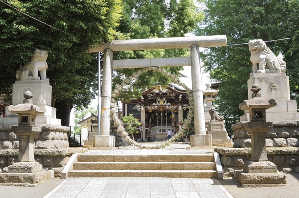 Suwa Shrine (about 590m ・ Boasting a history of sitting 1200 years as the total patron god of 8 minutes) Takadanobaba walk