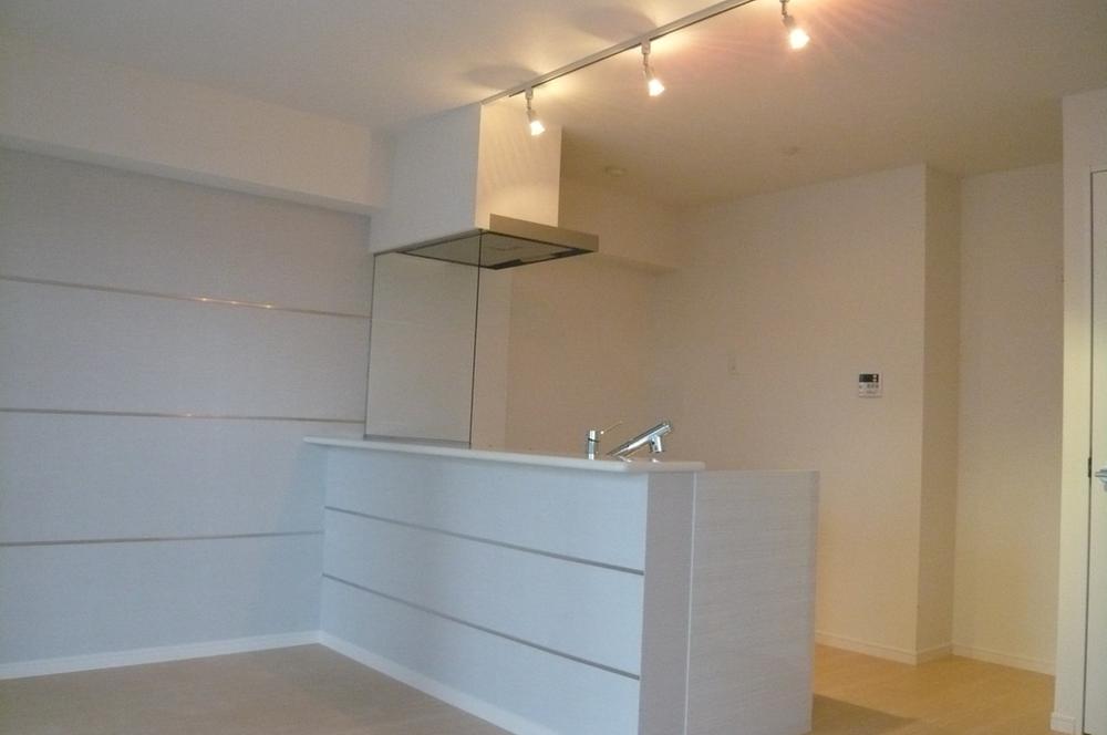 Living. Seller example of construction (other property photos)