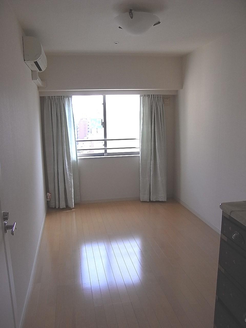 Non-living room. Western-style 6.0 Pledge