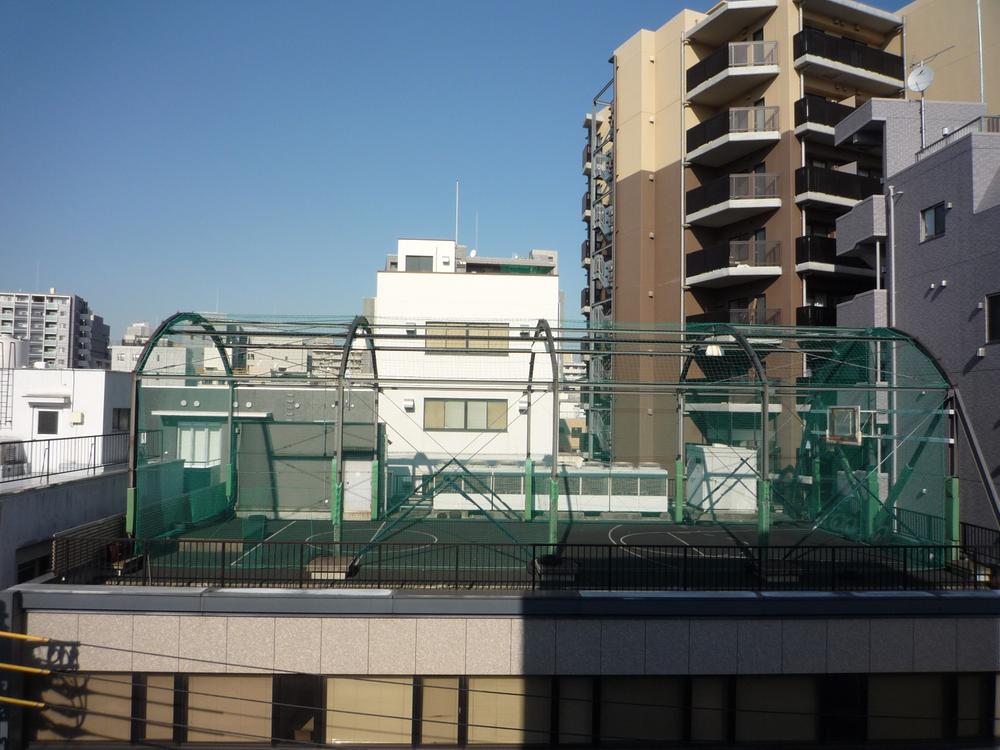 View photos from the dwelling unit. Local (12 May 2013) Shooting