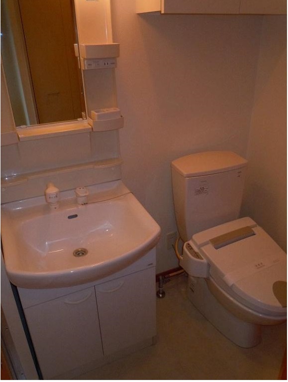 Toilet.  ☆ Washlet with WC ・ Separate vanity ☆