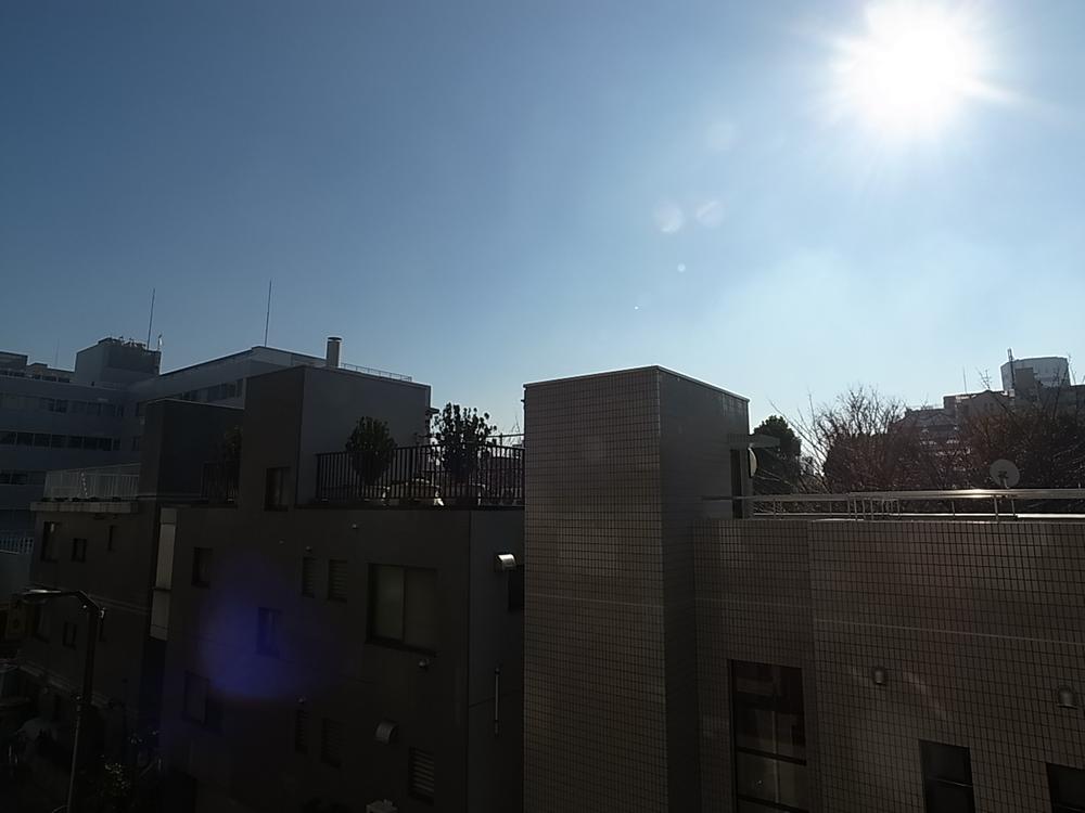 View photos from the dwelling unit. View from the site (December 2013) Shooting