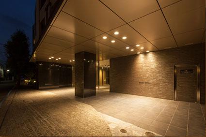 Entrance. Renovation already Entrance