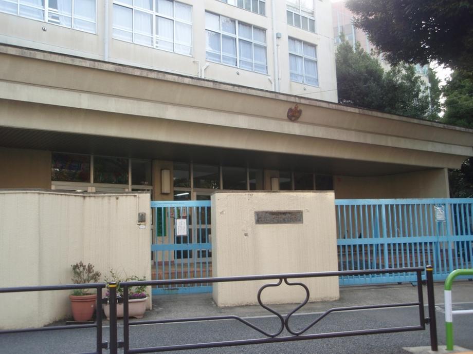 Primary school. 617m until Sekiguchi Utenamachi elementary school