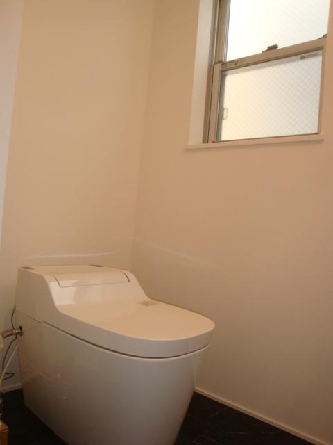 Toilet. Second floor