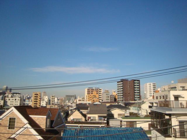 View photos from the dwelling unit. View from the site (January 2013) Shooting