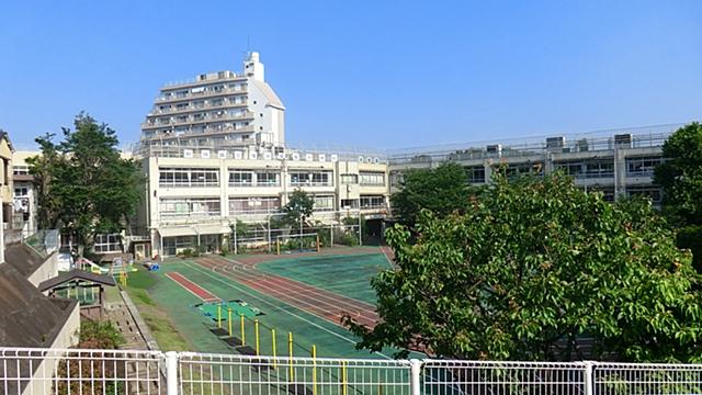 Primary school. 801m to Shinjuku Ward Ochiai fifth elementary school