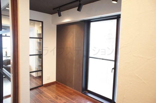 Non-living room. Local (January 7, 2014) Shooting