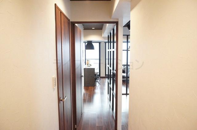 Entrance. Local (January 7, 2014) Shooting