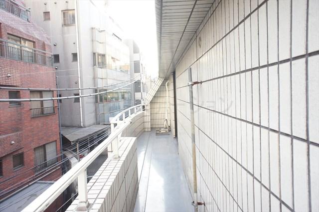 Balcony. Local (January 7, 2014) Shooting