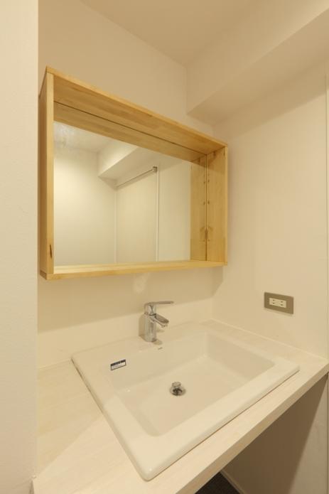 Wash basin, toilet. Wash room (November 2013) Shooting