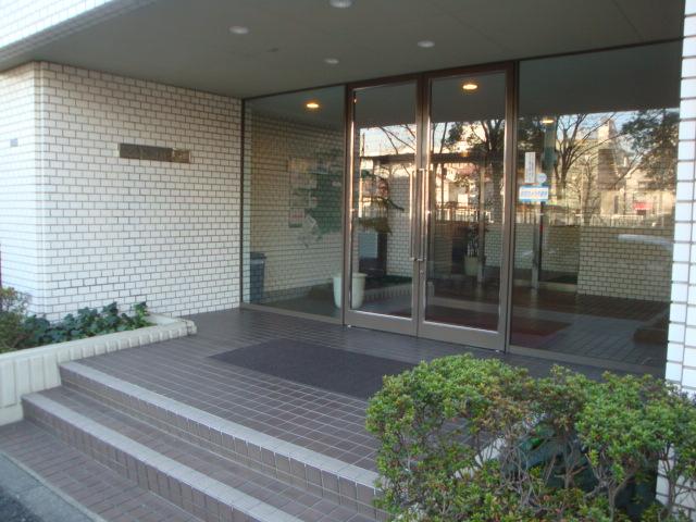 Entrance. Local (12 May 2013) Shooting