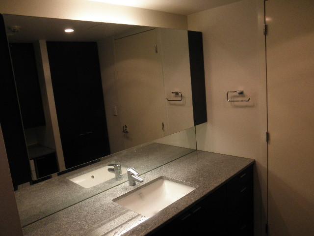 Wash basin, toilet. Indoor (12 May 2013) Shooting