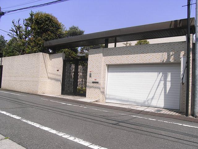 Local land photo. local building Entrance (May 2011) shooting