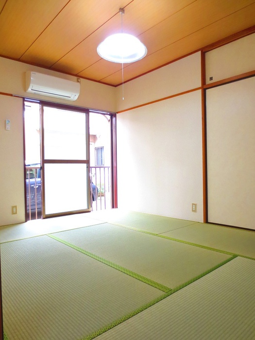 Living and room. Japanese-style room 6 quires