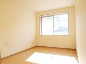 Living and room. Hiroshi 6 Pledge is the south side of the room