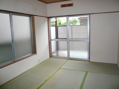 Living and room. Is a Japanese-style room.