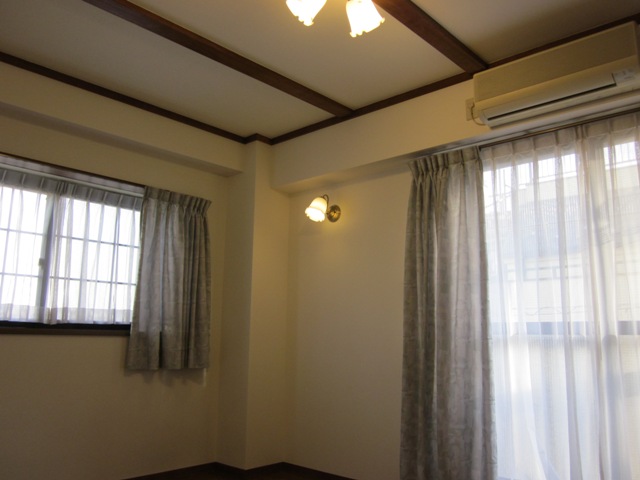 Living and room. Southeast 3 bright nice room of direction room 2 Menmado