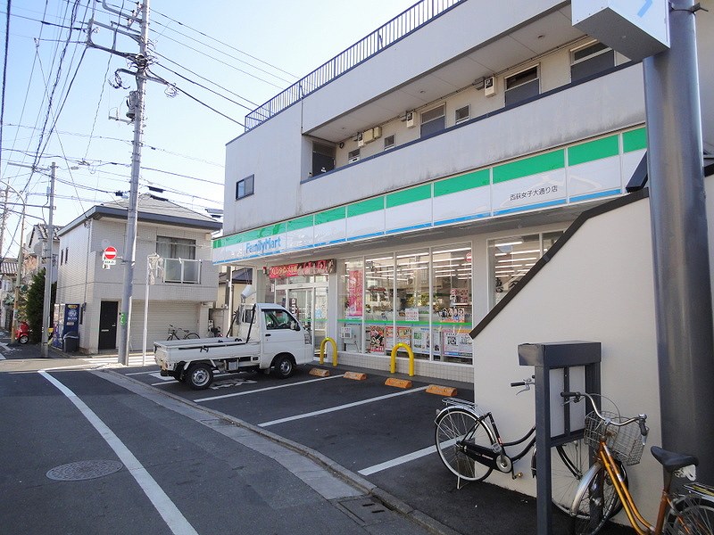 Convenience store. FamilyMart Nishiogi college dori until (convenience store) 300m