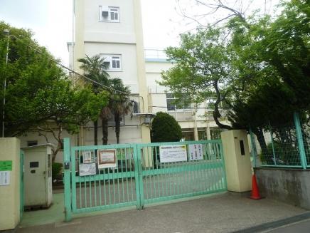 Primary school. 401m to Nishida Elementary School