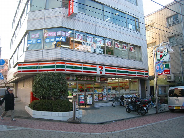 Convenience store. Seven-Eleven Suginami Iogi store up (convenience store) 189m