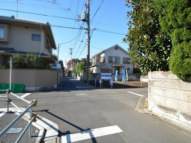Local photos, including front road. Takaidonishi 1-chome local photo ・ Contact road