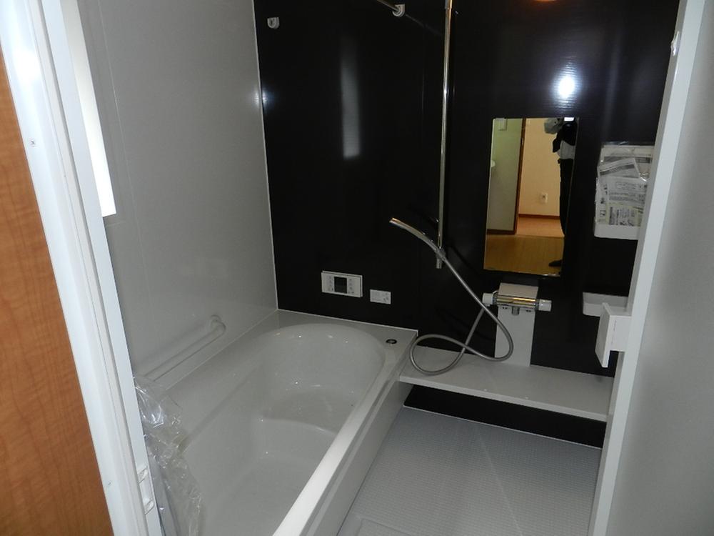 Same specifications photo (bathroom). With dryer