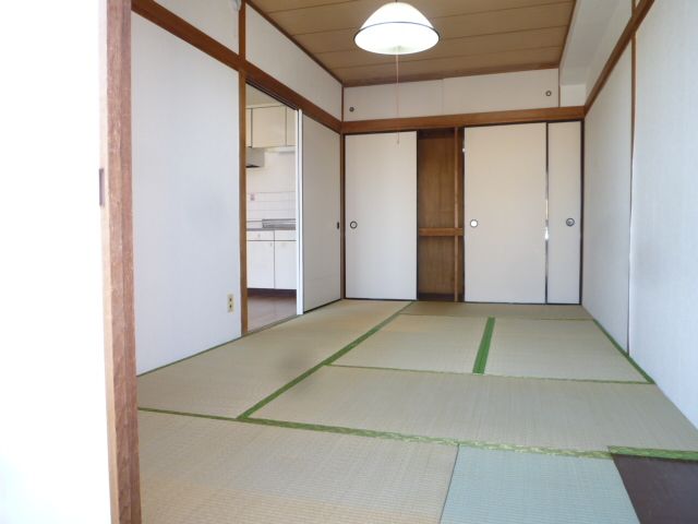 Living and room. Japanese-style room has also become clean