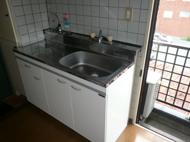 Kitchen. Gas stove installation type