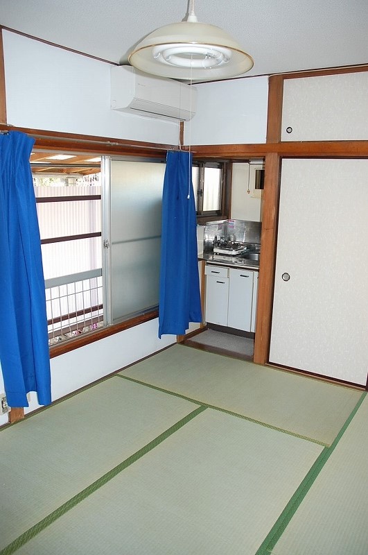 Living and room. Japanese-style room 6 tatami