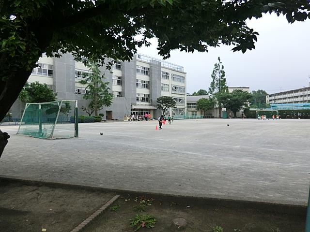 Primary school. 538m to Suginami Ward Takaidohigashi Elementary School