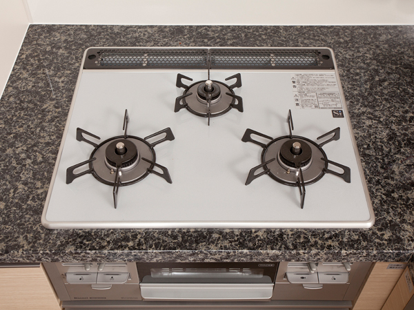Kitchen.  [Pearl Crystal top stove] 3-neck type with temperature adjustment function. Easy dirt falls, Contact is the care of the easy stove.