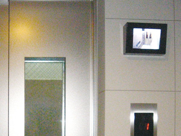 Security.  [Monitor with Elevator] Equipped with a monitor on the second floor elevator hall you can see how in the elevator, It was considered so can be used with peace of mind. (Same specifications)