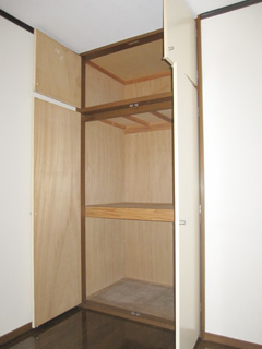 Other.  ☆ Spacious storage ☆