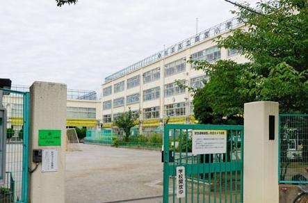Primary school. 581m to Suginami Ward Shinomiya Elementary School
