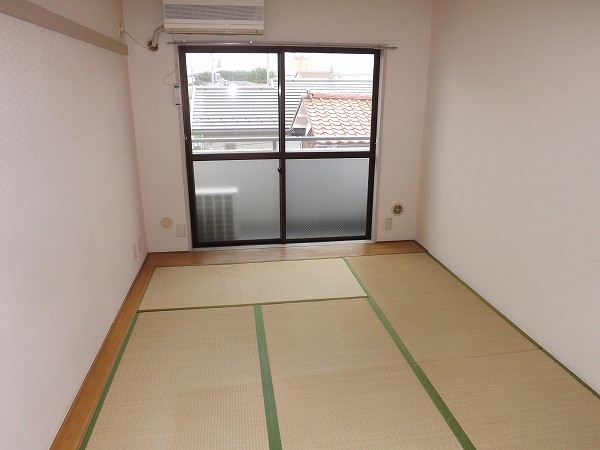 Living and room. Also calm feeling in the tatami of smell. 