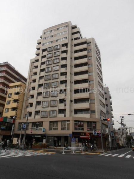 Local appearance photo. Is also a convenient rainy day at the station entrance directly