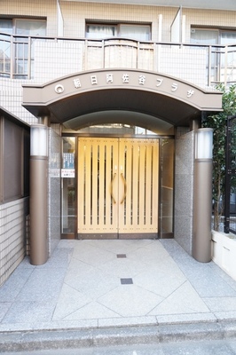 Entrance. Entrance is the auto-lock support of peace of mind