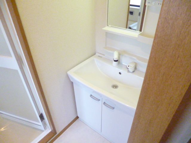 Washroom. Popular independent wash basin