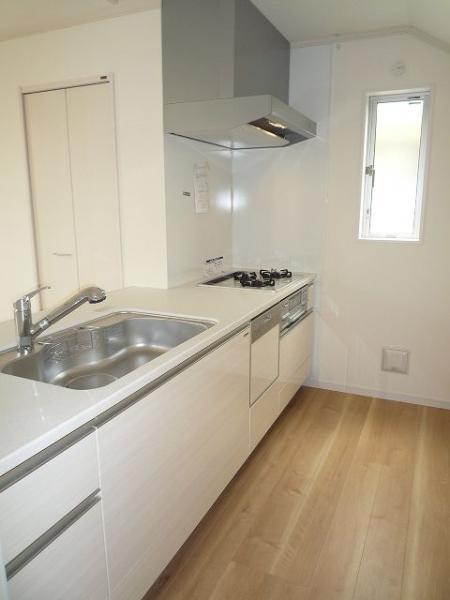 Same specifications photo (kitchen)