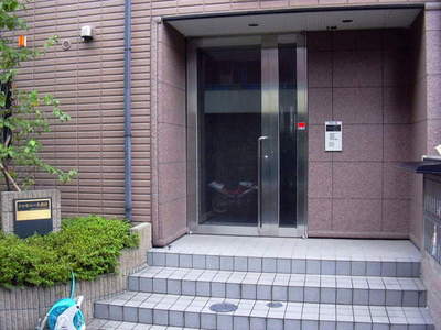 Entrance. Shared entrance, This is an automatic lock support of peace of mind