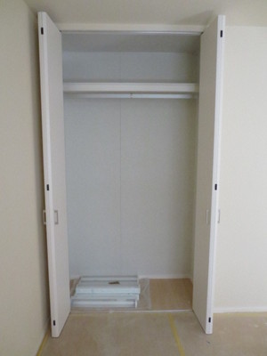 Receipt. Large closet equipped that can be refreshing accommodate the increasing number tend to luggage ☆