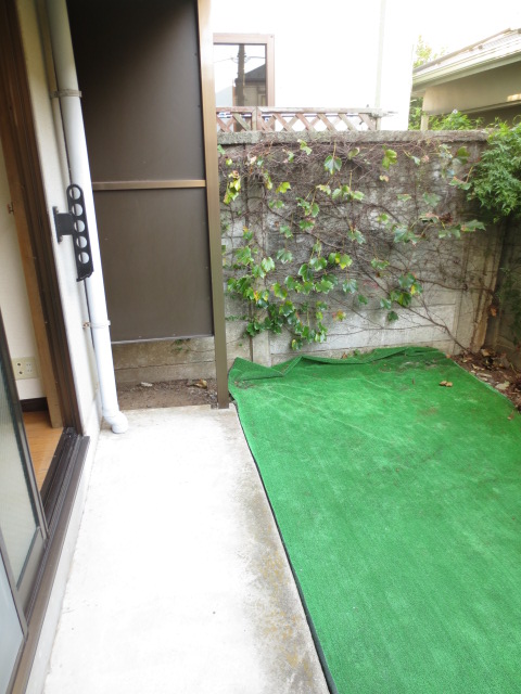 Garden. This richness in a dedicated garden rent studio! 