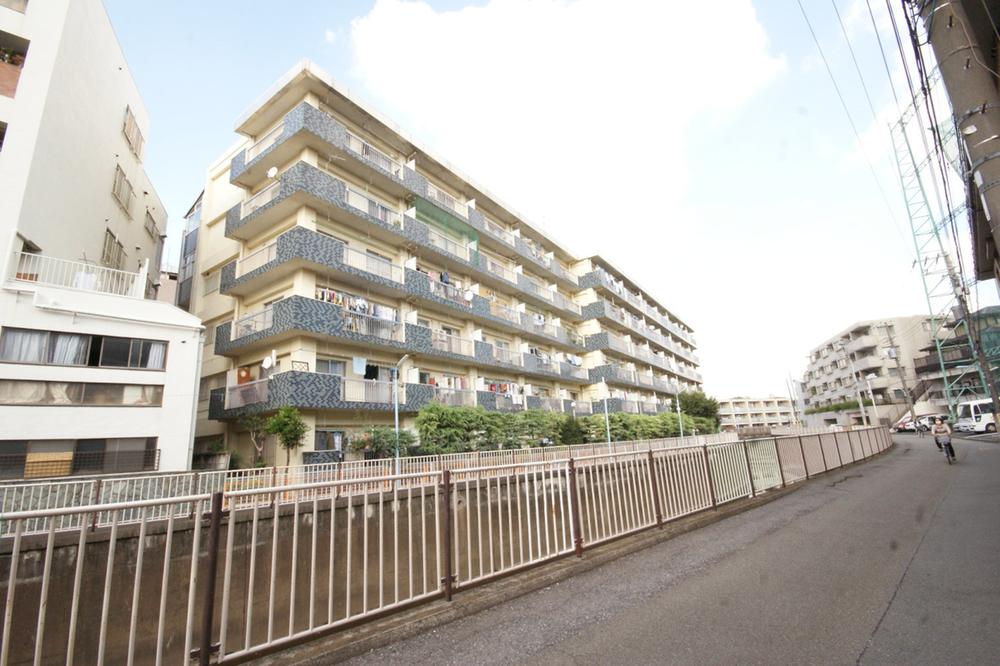 Local appearance photo. Sale of condominium at Nishiogikubo Station 7-minute walk. Station until you can navigate in the main street "Ginza Street North," a single road of Nishiogikubo Station. Because it is currently in residence, If the preview is the appointment. Please feel free to contact.
