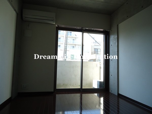 Other room space.  ※ In fact the we use the photos in the same building may be different.