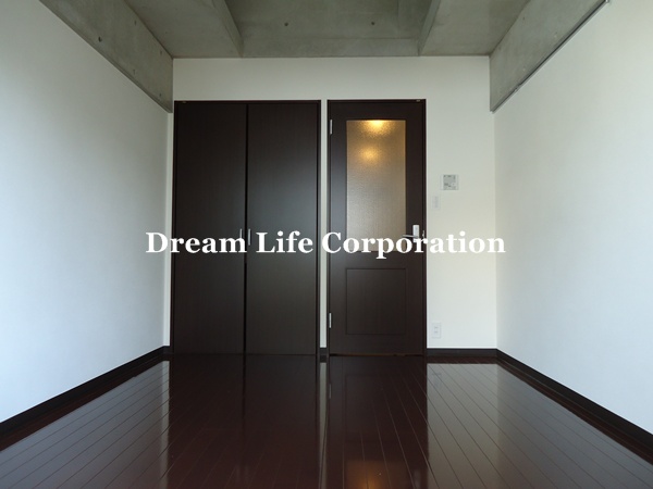 Living and room.  ※ In fact the we use the photos in the same building may be different.