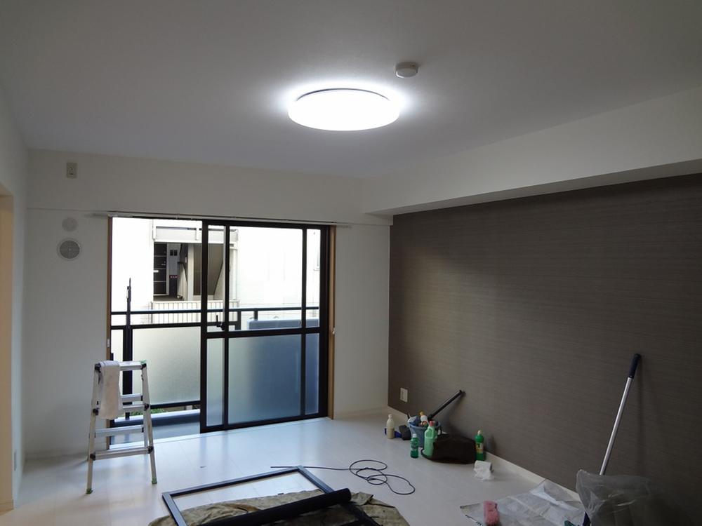 Living. South-facing bright living