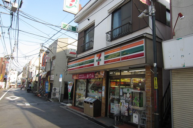 Convenience store. 355m to Seven-Eleven (convenience store)